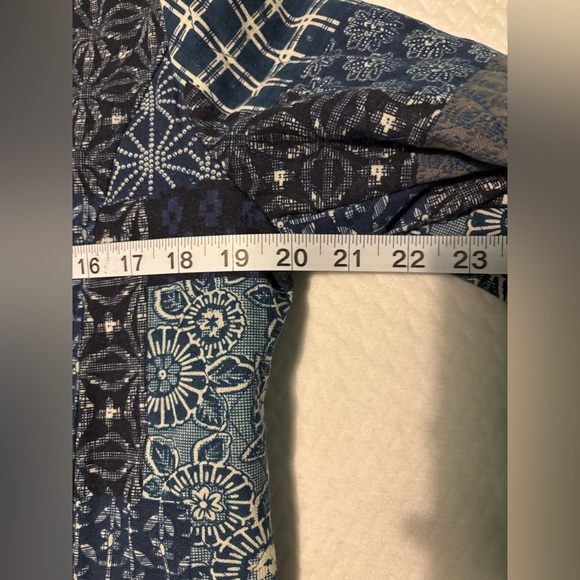 Quilted Hooded Jacket - Picture 4 of 6